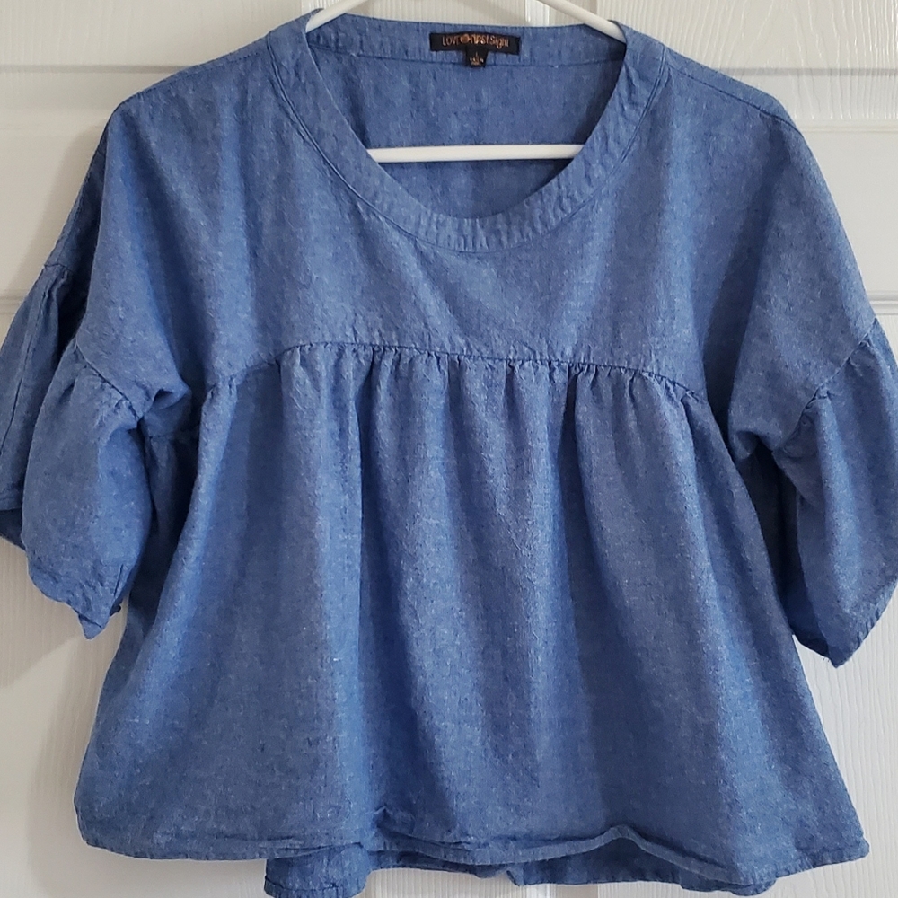 Love @ First Sight Boxy Ruffled Sleeve Top. Size L